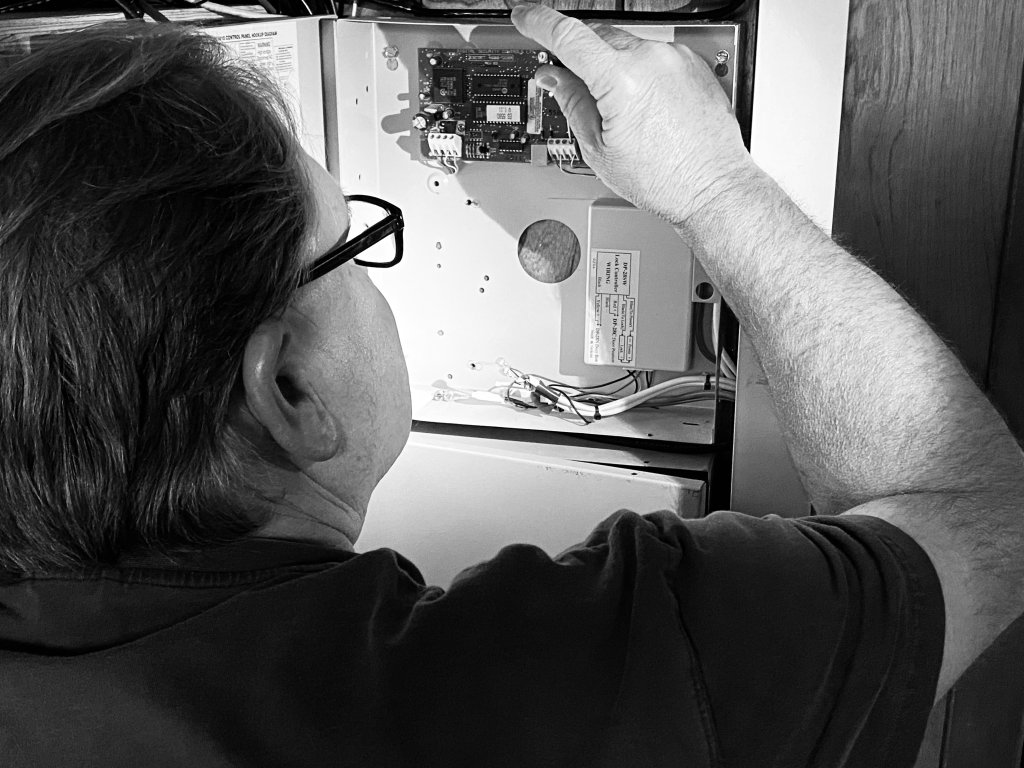 Know your home or business is secure with a monitored DSC security system. We offer expert consultation to ensure you have the most coverage your system offers. Products include door and window contacts, motion detectors, glass break detectors, smoke, heat, and carbon monoxide detectors. Arm and disarm your system with smart device integration. 